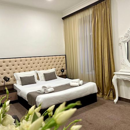 Yvn Tumanyan Apart-Hotel Yerevan Exterior photo